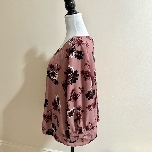 Cleo~Blouse~Size XL Petites~Purple~Floral Pattern - Picture 6 of 12